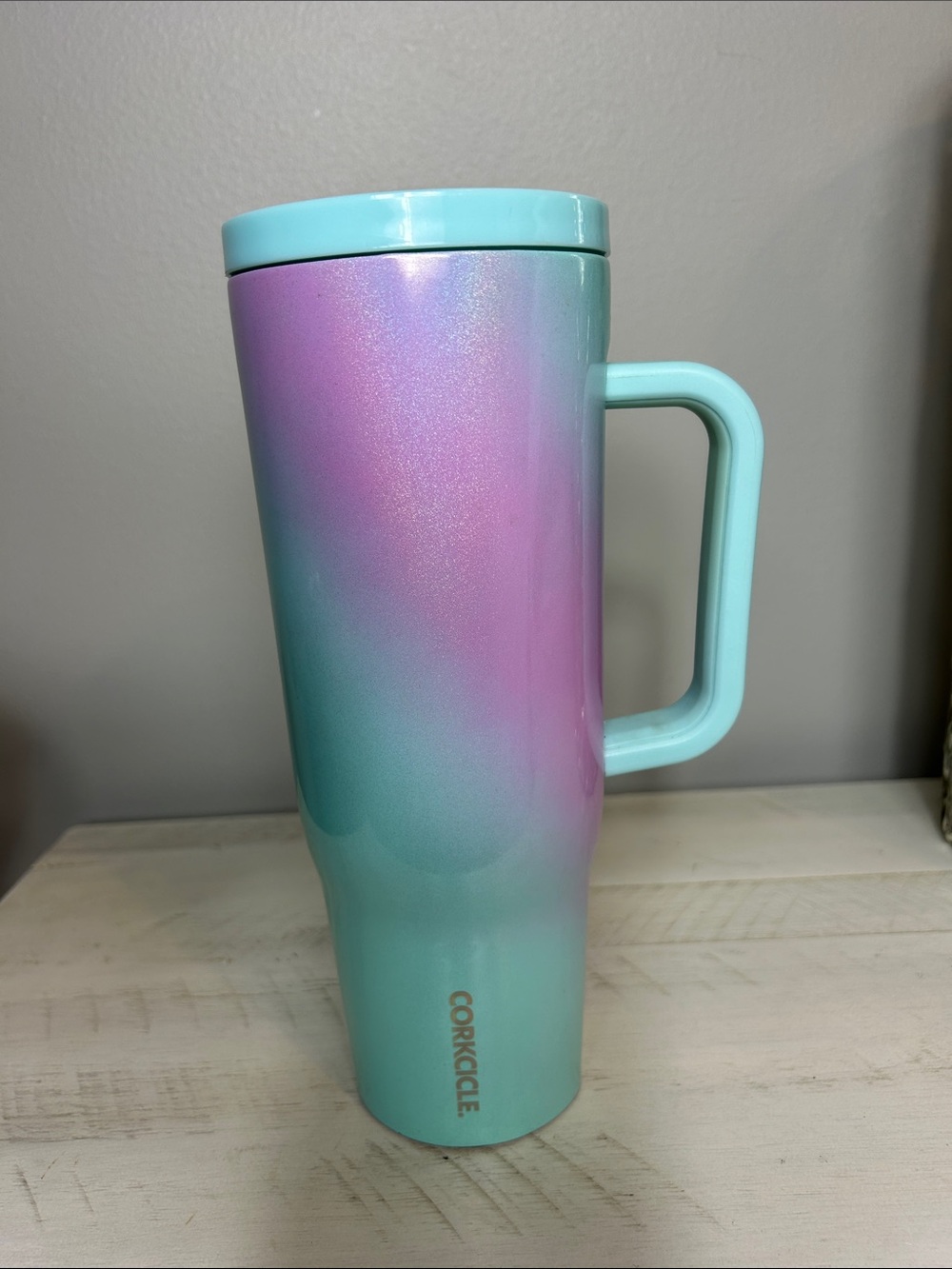 Title: CORKCICLE Cruiser 40 oz Tumbler – Pastel teal & Pink